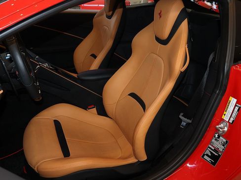 Certified 2024 Ferrari Roma RWD image 5