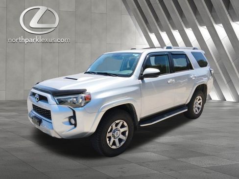 Used 2016 Toyota 4Runner Trail AWD/4WD image 3