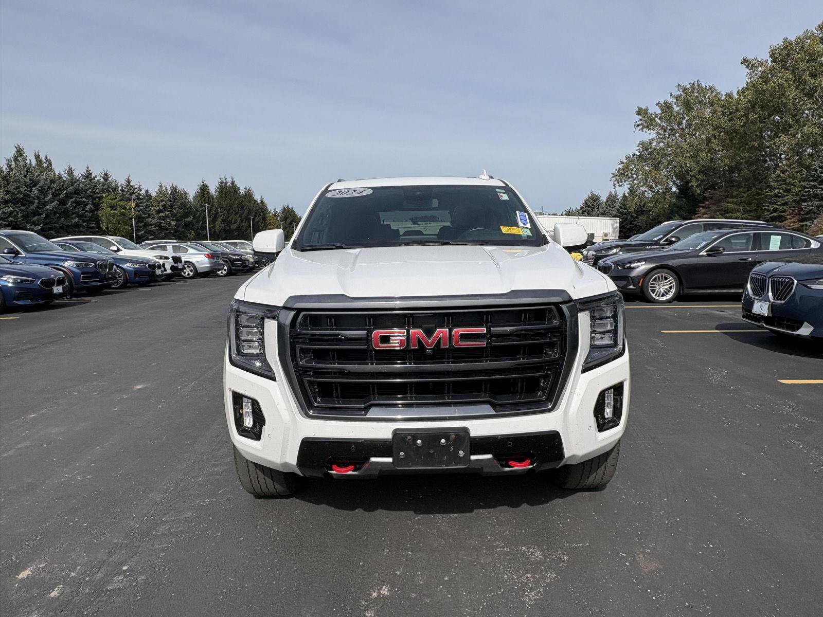 Used 2024 GMC Yukon AT4 w/ Technology Package AWD/4WD image 2