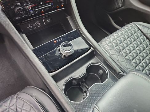 Used 2025 Jeep Grand Cherokee L Laredo w/ Luxury Tech Group I RWD image 29