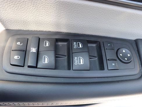 Used 2024 Chrysler Pacifica Touring-L FWD image 53
