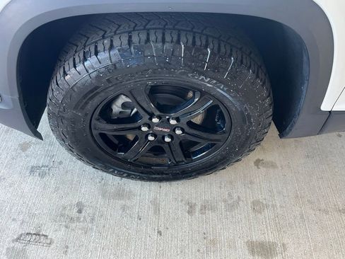 Used 2023 GMC Acadia AT4 w/ Technology Package image 12