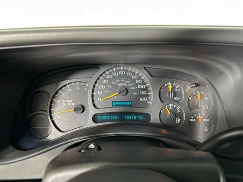 Used 2004 Chevrolet Avalanche Z71 w/ Sun And Sound Package AWD/4WD image 13