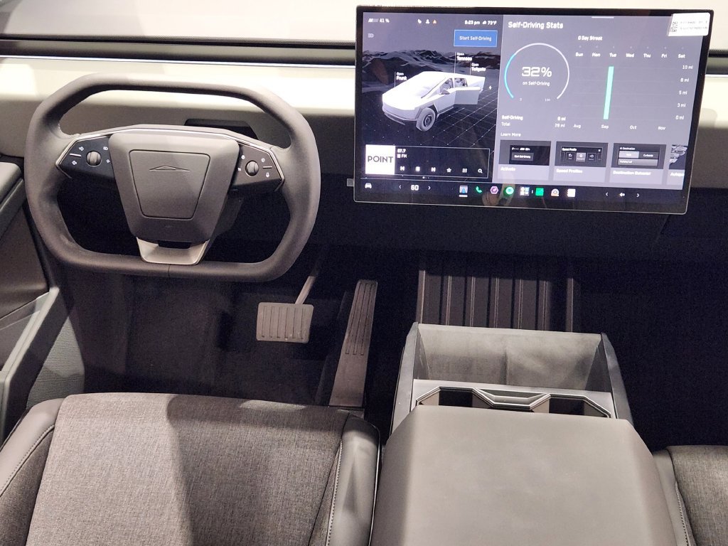 Used 2026 Tesla Cybertruck AWD Crew Cab image 26