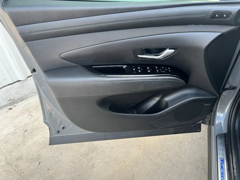 Used 2025 Hyundai Tucson Limited FWD image 11