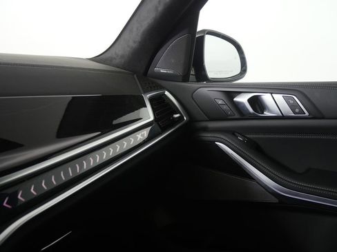 Used 2025 BMW X7 xDrive40i w/ M Sport Package image 27