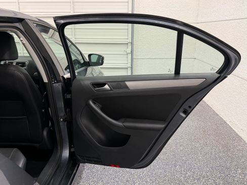 Used 2013 Volkswagen Jetta TDI FWD image 26
