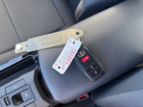 Used 2023 Toyota Prius LE FWD image 29