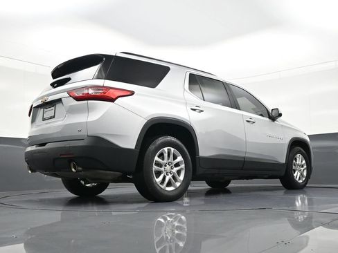 Used 2021 Chevrolet Traverse LT image 28