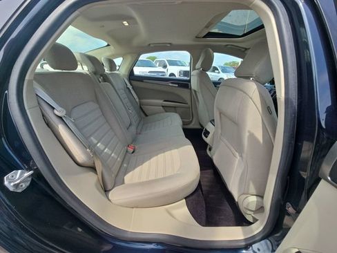 Used 2020 Ford Fusion SE FWD image 28