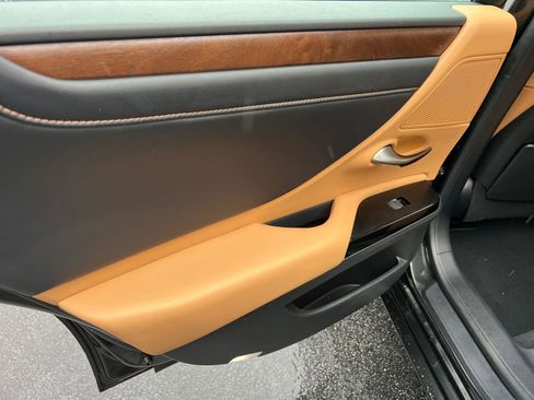 Used 2024 Lexus ES 350 w/ Premium Package image 22