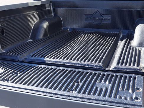 Used 2019 Nissan Frontier SV image 24