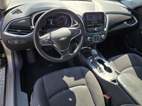 Used 2024 Chevrolet Malibu LT FWD image 11