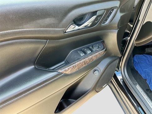 Used 2022 GMC Acadia Denali w/ Denali Ultimate Package image 17