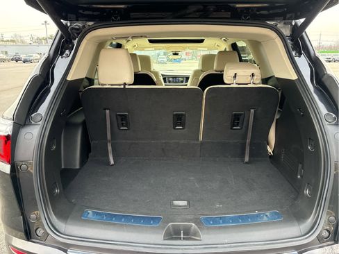 Used 2024 Buick Enclave Essence w/ Experience Buick Package image 8