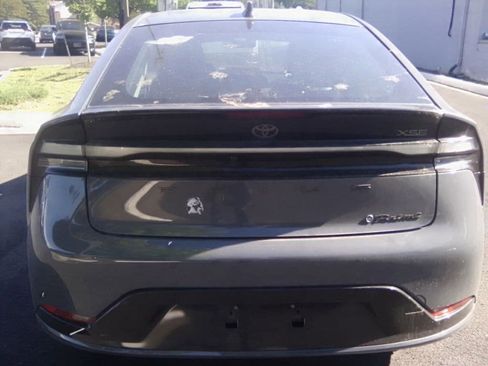 Used 2023 Toyota Prius Prime FWD image 10
