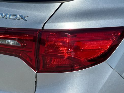 Used 2017 Acura MDX FWD image 16