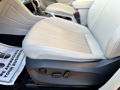 Certified 2023 Volkswagen Tiguan SE w/ Panoramic Sunroof Package image 13