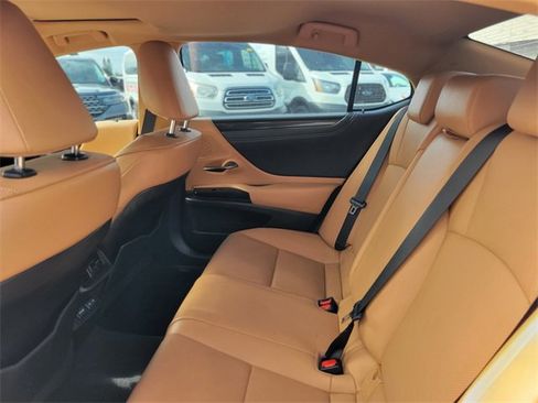 Used 2023 Lexus ES 350 image 9