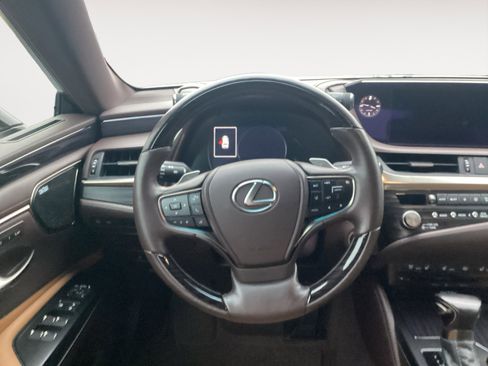 Used 2021 Lexus ES 300h Ultra Luxury image 12