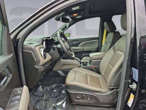 Used 2024 Chevrolet Colorado ZR2 w/ ZR2 Convenience Package III AWD/4WD image 10