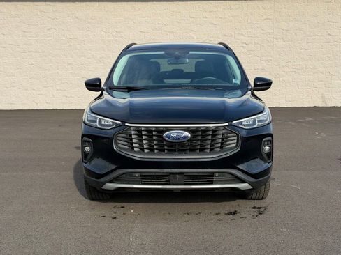 Used 2025 Ford Escape Platinum image 2