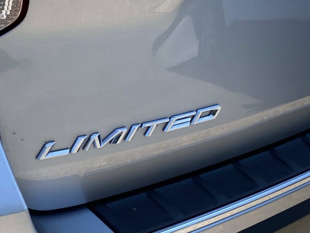 Used 2022 Ford Explorer Limited w/ Equipment Group 301A AWD/4WD image 31