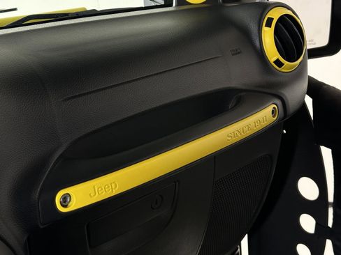 Used 2012 Jeep Wrangler Unlimited Sahara w/ Connectivity Group image 25