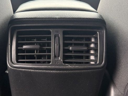 Used 2019 Nissan Rogue SV AWD/4WD image 26