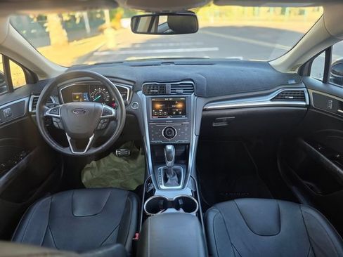 Used 2014 Ford Fusion Titanium FWD image 32