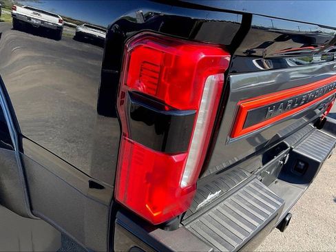 Used 2023 Ford F250 Lariat w/ Lariat Ultimate Package AWD/4WD image 26