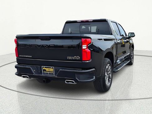 Used 2025 Chevrolet Silverado 1500 High Country AWD/4WD image 7