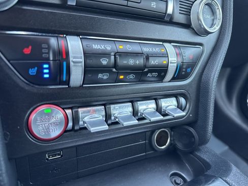 Used 2021 Ford Mustang Premium image 19