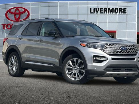 Used 2023 Ford Explorer Limited image 2
