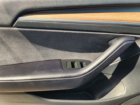 Used 2023 Tesla Model 3 Standard Range image 20