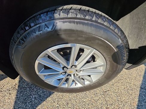 Used 2023 Chevrolet Traverse LT w/ LPO, Floor Liner Package AWD/4WD image 36