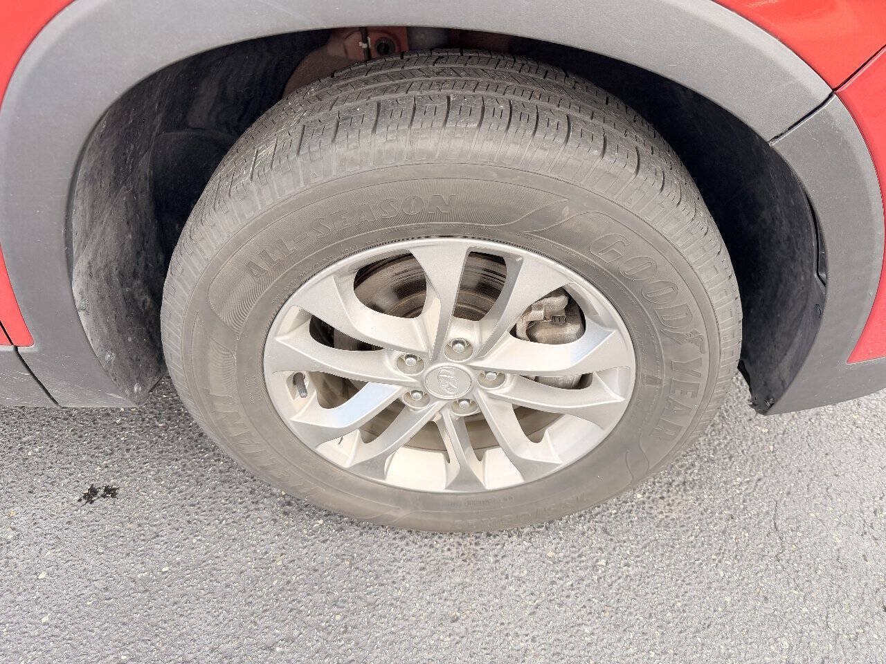 Used 2019 Hyundai Santa Fe SEL FWD image 31