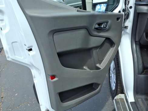 Certified 2025 Ford Transit 250 Low Roof w/ Exterior Upgrade Package RWD image 17