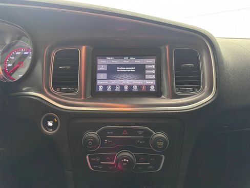 Used 2019 Dodge Charger SXT w/ Leather Interior Group RWD image 18