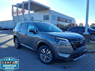 Certified 2025 Nissan Pathfinder SL w/ Black Appearance Package
