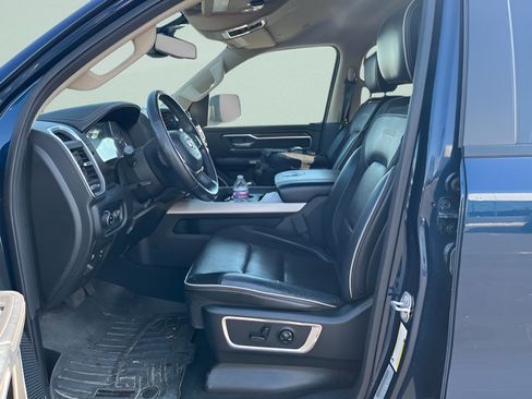 Used 2019 RAM 1500 Laramie AWD/4WD image 8