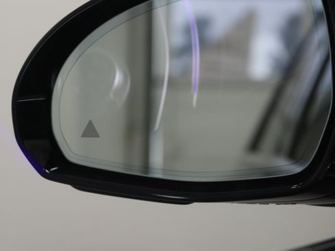 Used 2025 Mercedes-Benz E 350 Sedan image 23
