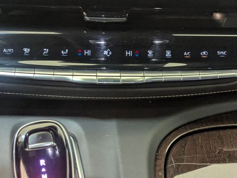 Used 2023 Cadillac Escalade ESV Sport Platinum w/ LPO, ONYX Package image 29