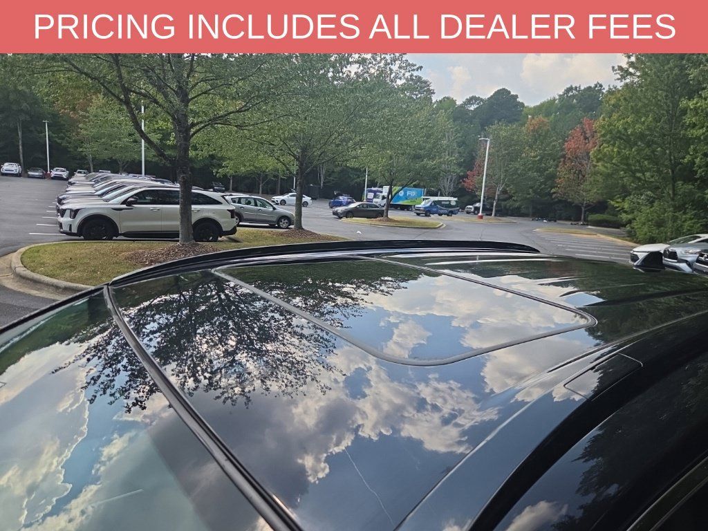 Used 2022 Toyota RAV4 XLE w/ Convenience Package AWD/4WD image 4