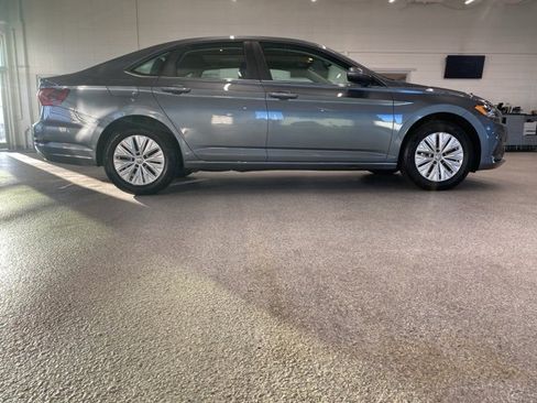 Used 2020 Volkswagen Jetta S image 4