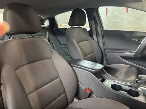 Used 2025 Chevrolet Malibu LT image 33