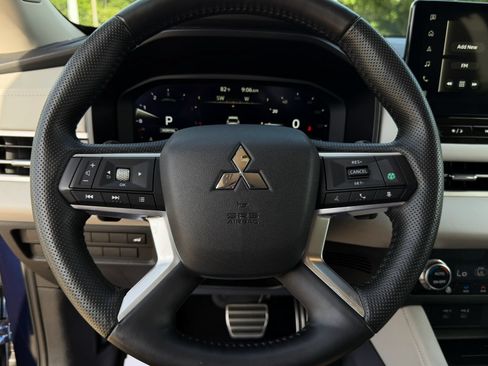 Used 2025 Mitsubishi Outlander SEL FWD image 21
