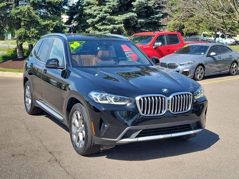 Used 2023 BMW X3 xDrive30i w/ Premium Package AWD/4WD image 3