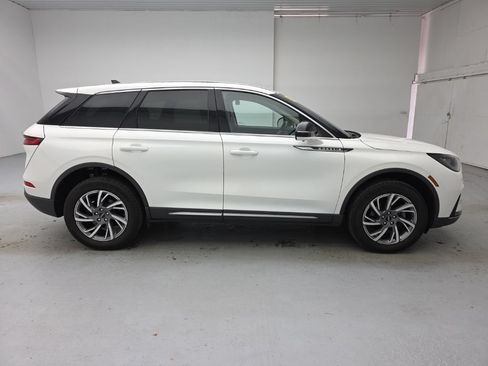 Used 2023 Lincoln Corsair AWD w/ Equipment Group 101A image 12