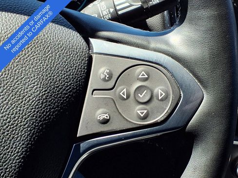 Used 2023 Chevrolet Traverse LT image 28